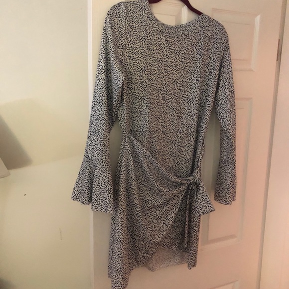 Black and white dress - Picture 1 of 2